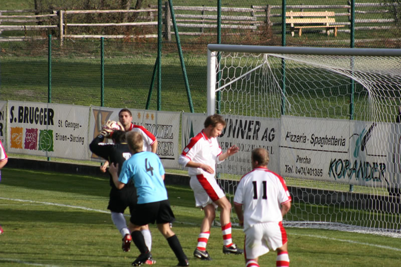 gal/10. Spieltag- SV Reischach - Pfalzen/2006-11-09 - SV Reischach gg. Pfalzen 037.jpg